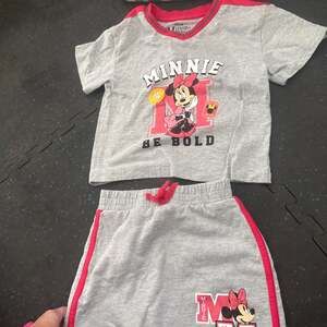 Disney Minnie Mouse Girls Gray Short Sleeve Graphic T-Shirt& Skort 2-Piece Set
